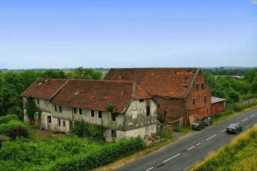 Hufeisengehöft im Verfall